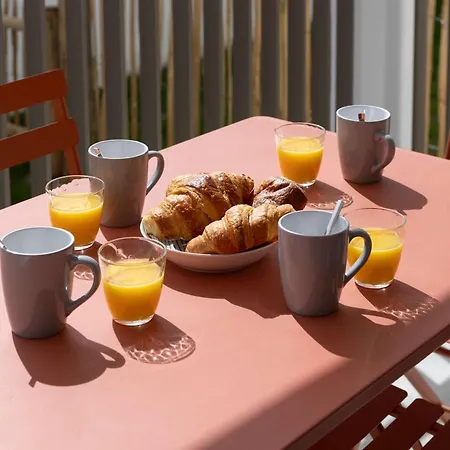 Neuf à 5 Minutes à Pied De La *