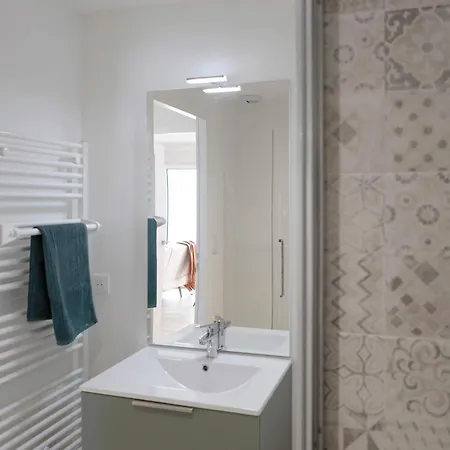 Neuf à 5 Minutes à Pied De La